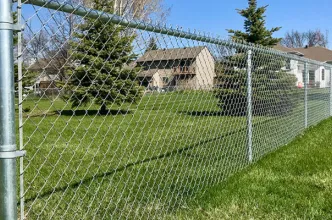 Understanding Chain Link Fences: Features and Benefits of a Versatile Protective Solution