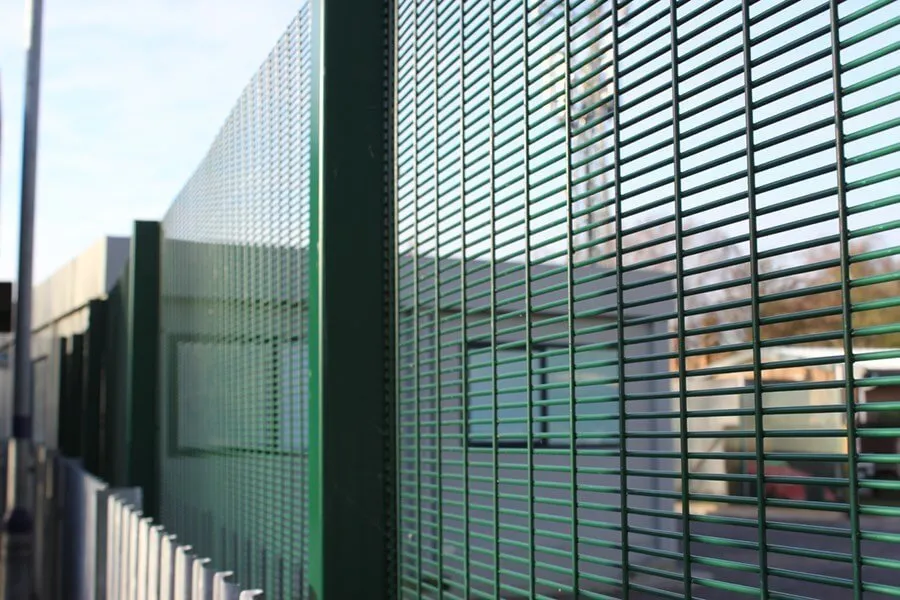 The Surface Treatment Process of Wire Fences